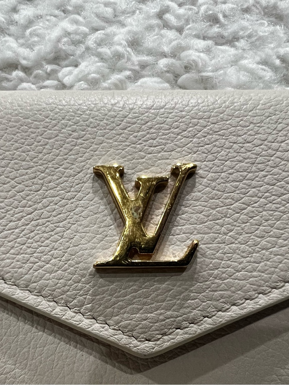 Louis Vuitton Cream compact trifold Leather Wallet with Gold LV - Picture 7 of 10